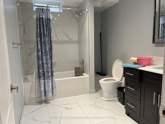 For Lease - 472 Parkview Boulevard Unit# BASEMENT, Mississauga, Ontario - Photo 1