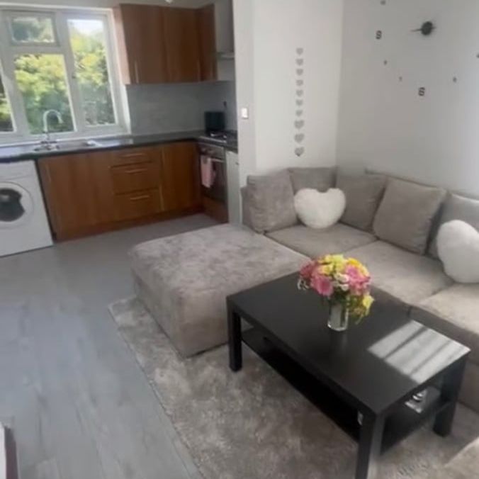 1 Bed Flat, Gunnersbury Avenue, W5 - Photo 1