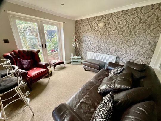 4 bedroom property to rent - Photo 1