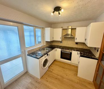 2 bedroom terraced house to rent - Photo 4