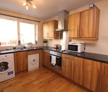 4 bedroom flat to rent - Photo 1