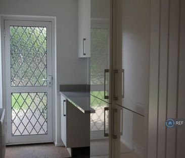 4 bedroom detached house to rent - Photo 5