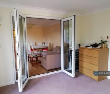 2 bedroom flat to rent - Photo 3