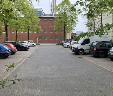 Zentral gelegene 2-Zimmer-Wohnung im 1. Obergeschoss mit Balkon - Foto 3