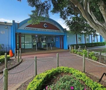 Charming Two-Bedroom Residence in Canterbury - Photo 5