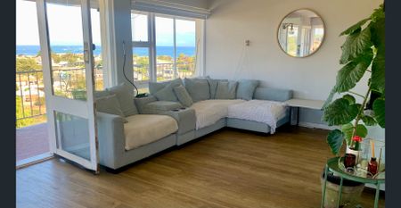 Panoramic ocean views and short walk to the beach - Photo 3