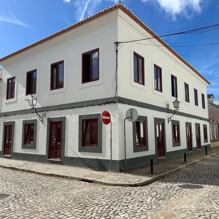 Apartamento T1 Novo, mobilado, anual, no Centro Pombalino de Vila Real de Santo António. - Photo 1