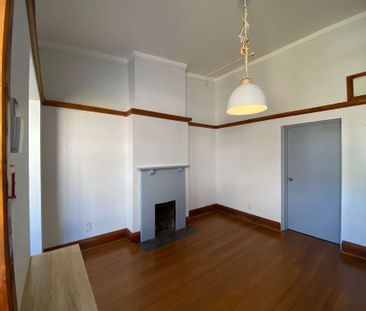 2 Bedrooms Petone - Photo 5