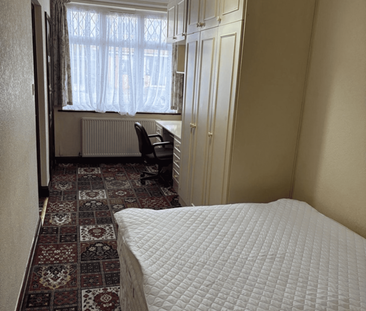 House share to rent - Photo 2