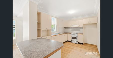 Renovated 4 Bedroom House in Prime Location - Photo 2