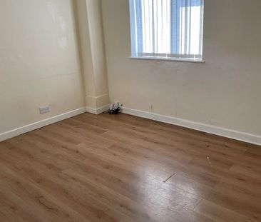 1 Bed Flat, Hyde Rd, M18 - Photo 1