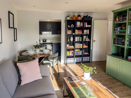 1 Bed Flat, Regis Court, CR4 - Photo 2