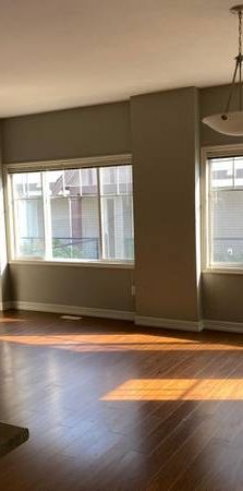 3 BED 2.5 BATHS - HOUSE - Photo 1