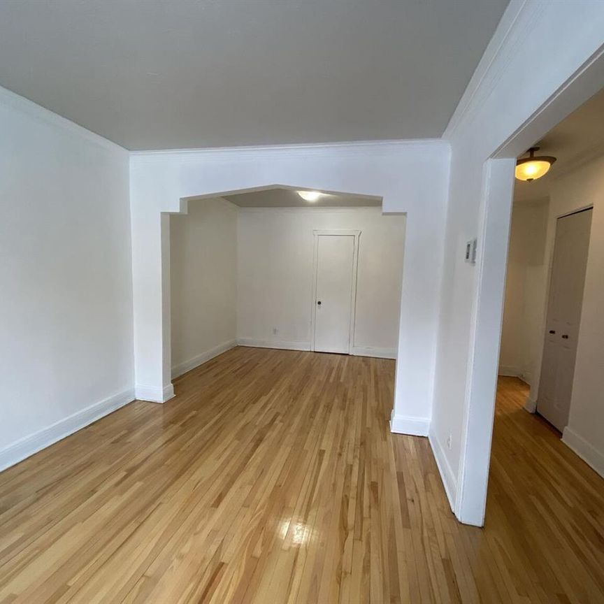 3 Bedroom - 2670 Rue Raudot, Montréal - Photo 1