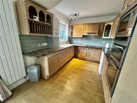 2 bedroom apartment to rent Downview Road, Worthing, BN11 - Photo 5