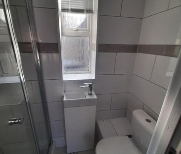 Studio Flat, London, SW1V - Photo 5