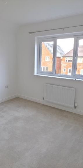 3 bedroom semi-detached house to rent - Photo 1