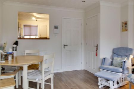 2 bedroom terraced house to rent - Photo 2