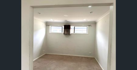 Ideal Family Living Close to Schools, Transport & Freeways!! - Photo 5