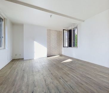 Location Maison 3 pièces 68m² CAUDEBEC LES ELBEUF 76320 - Photo 1