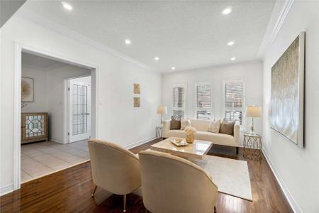 For Lease - 355 Carruthers Avenue, Newmarket, Ontario - Photo 4