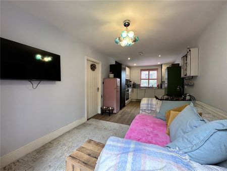 94, Old Road, Farsley, Pudsey, West Yorkshire, LS28 5BN - Photo 5