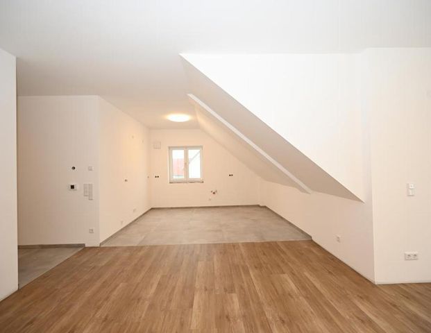 Perfekte 3-Zi.-Wohnung mit großer Balkonterrasse & Weitblick! Neubau-Erstbezug (KfW 40-Effizienzhaus), Breitenbrunn - OT Hamberg - Photo 1