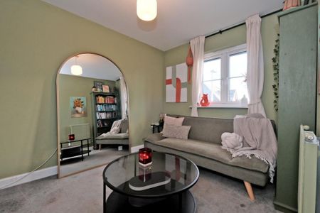 4 bedroom detached house to rent - Photo 2