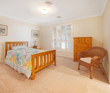 8 Bedroom | 4 Bathroom Dual-Living Home - Photo 3