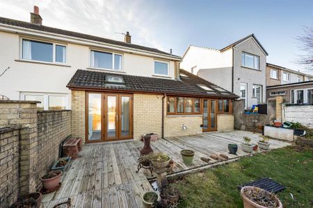 4 bedroom semi-detached house to rent - Photo 5