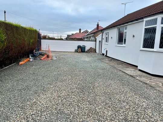 3 bedroom bungalow to rent - Photo 1