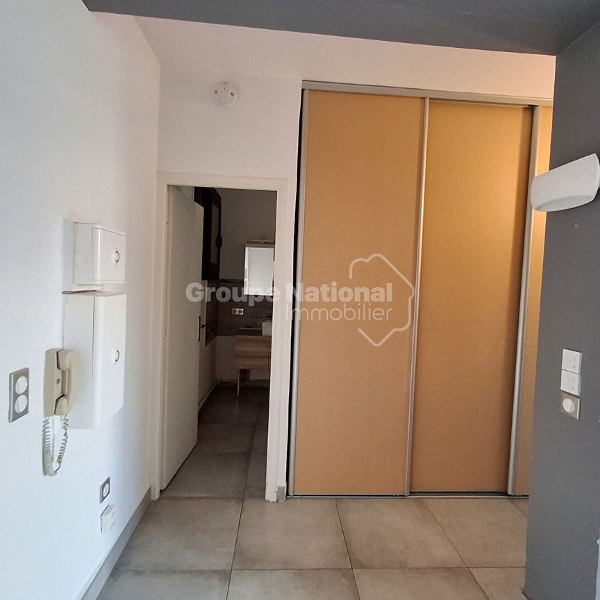 LE PONTET, beau type 2 de 44 m² avec grande terrasse, - Photo 1