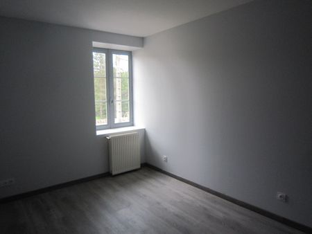 Location Appartement 3 pièces 58m² POUILLY SOUS CHARLIEU 42720 - Photo 3