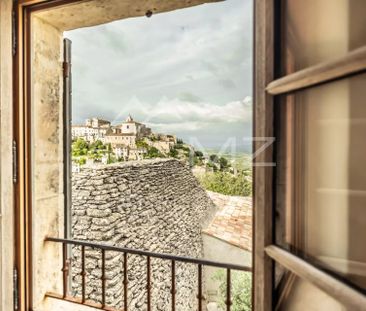 Mas provençal avec vue exceptionnelle sur le village de Gordes - Photo 1