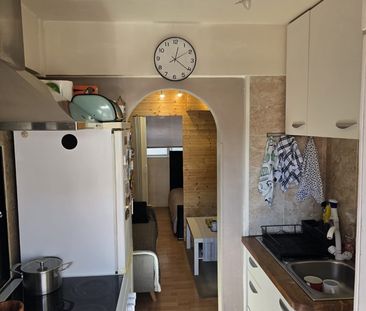 Studio Flat, Sheldrick Close, SW19 - Photo 5
