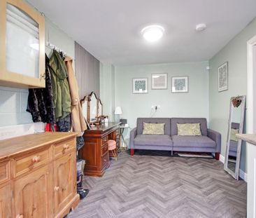 4 Bedroom - Photo 2