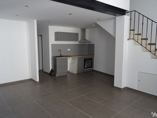 Maison de village RDC+2 niveaux, T3 + garage - Photo 1