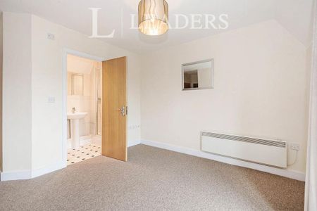 2 bedroom flat to rent - Photo 3