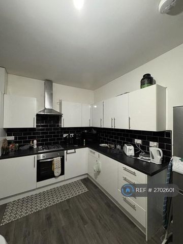 5 bedroom terraced house to rent - Photo 4