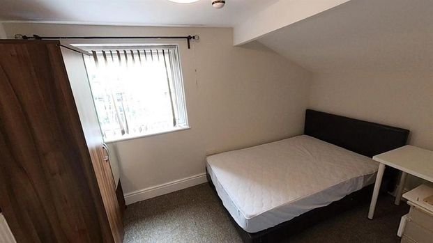 9 bedroom house to rent - Photo 1