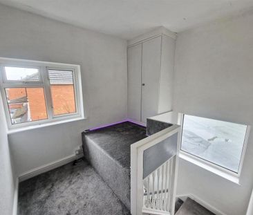 3 bedroom semi-detached house to rent - Photo 4
