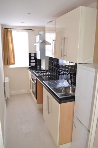 1 Bed Flat, Cardiff Road, LU1 - Photo 3