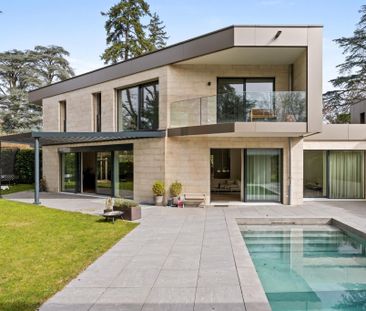 Superb contemporary villa with pool - Photo 1