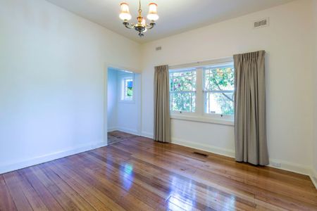 26 Glyndon Road, Camberwell. - Photo 3