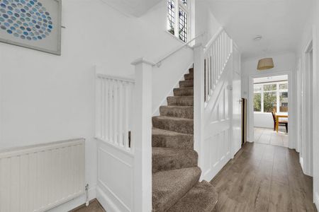 4 bedroom semi-detached house to rent - Photo 2