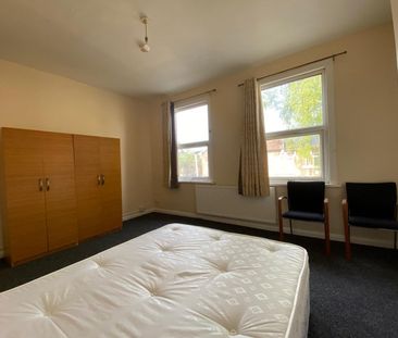 Room in a Shared House, Cranmer Road, E7 - Photo 5
