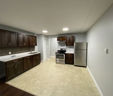 227 West Lane - U3 - Photo 5