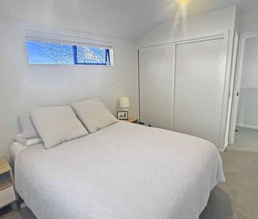 Stylish St Albans Living - Photo 2