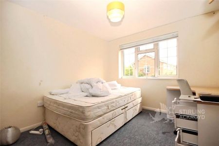 3 bedroom semi-detached house to rent - Photo 5