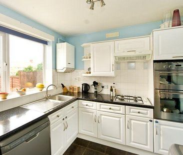 3 bedroom terraced house to rent - Photo 5